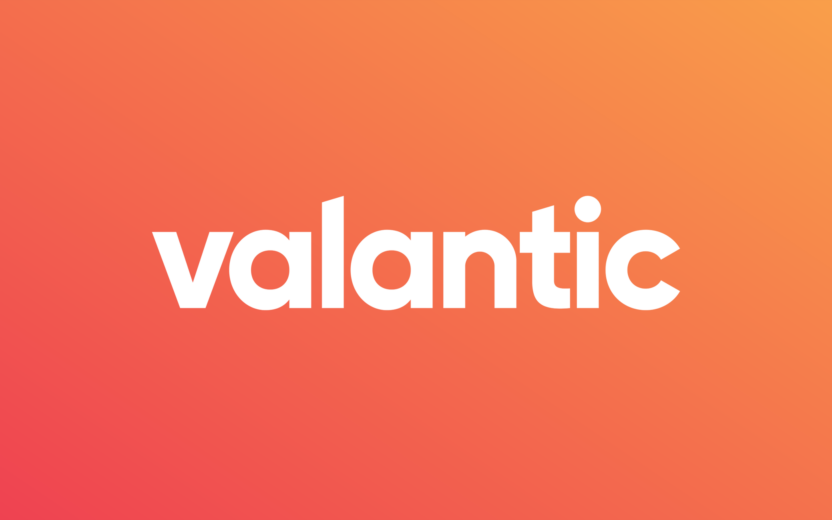 valantic Logo | White on Gradient